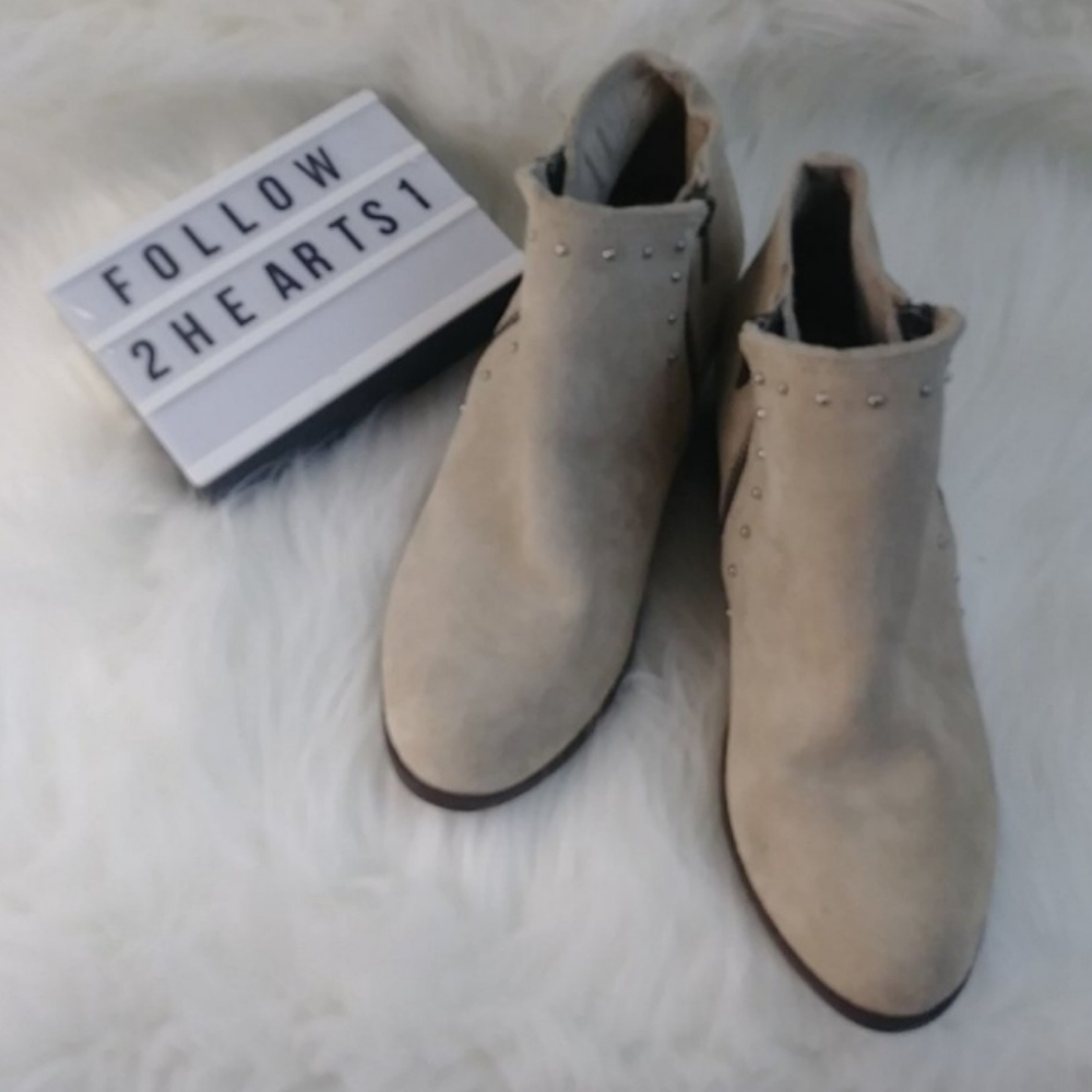 Minnetonka Studded Leather Ankle Booties